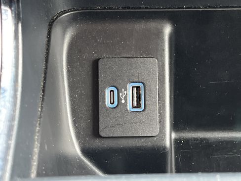 Used 2024 Ford F150 XLT w/ Mobile Office Package image 9