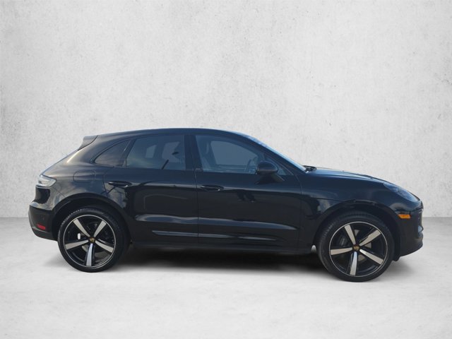 Used 2022 Porsche Macan AWD/4WD image 4