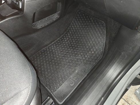 Used 2022 Jeep Renegade Altitude image 28