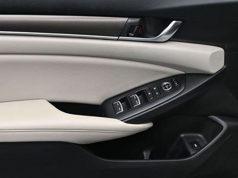 Used 2021 Honda Accord Hybrid image 13