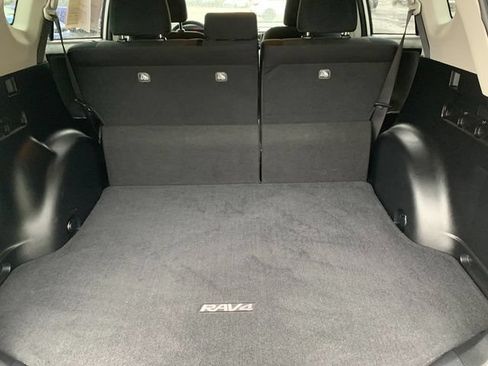 Used 2016 Toyota RAV4 LE AWD/4WD image 17