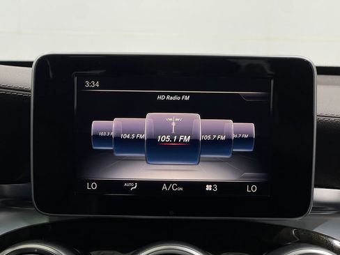 Used 2017 Mercedes-Benz GLC 300 4MATIC image 24