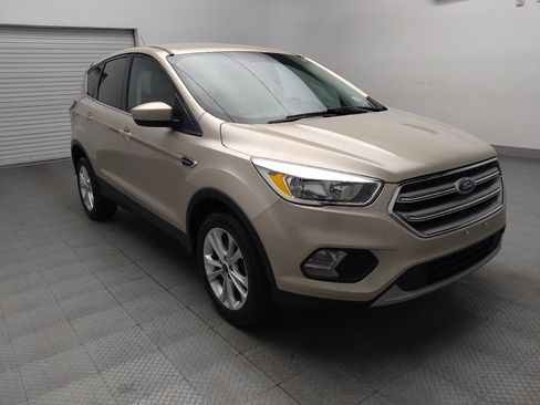 Used 2017 Ford Escape SE w/ SE Cold Weather Package FWD image 13