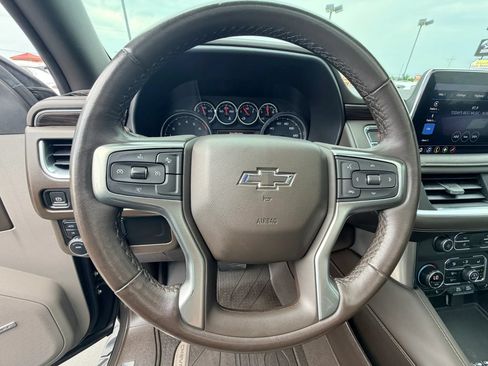 Used 2021 Chevrolet Suburban Z71 AWD/4WD image 12