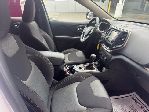 Used 2016 Jeep Cherokee Sport AWD/4WD image 20