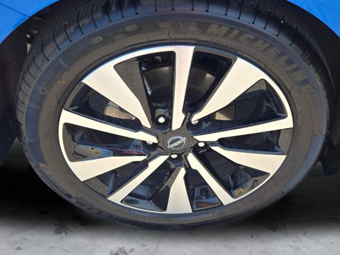 Used 2025 Nissan Sentra SV w/ SV Premium Package FWD image 10
