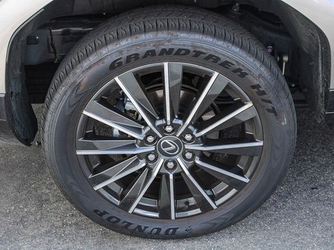 Used 2025 Lexus GX 550 AWD/4WD image 12
