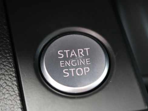 Used 2019 Audi A4 2.0T Premium w/ Convenience Package image 14