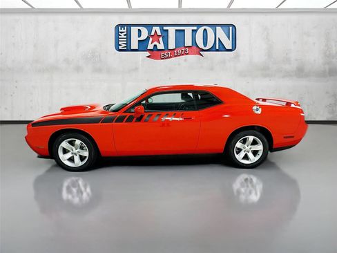 Used 2010 Dodge Challenger R/T image 4