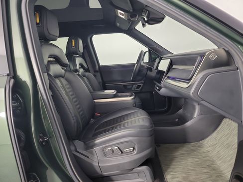 Used 2024 Rivian R1S Adventure AWD/4WD image 24