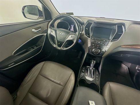 Used 2017 Hyundai Santa Fe Limited image 9