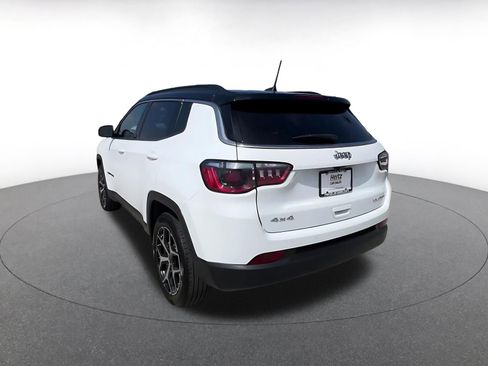 Used 2025 Jeep Compass Limited AWD/4WD image 11