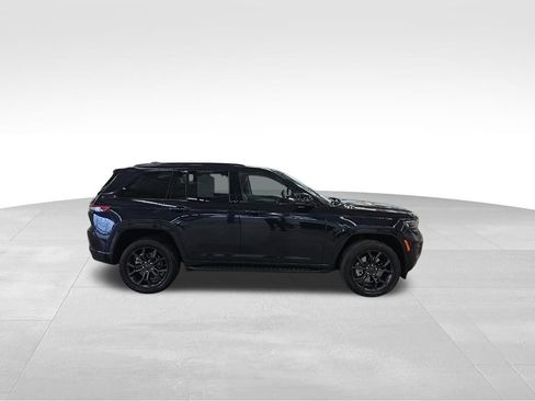 Used 2023 Jeep Grand Cherokee 30th Anniversary image 3