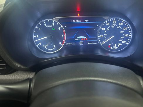 Used 2021 Nissan Sentra SV FWD image 9