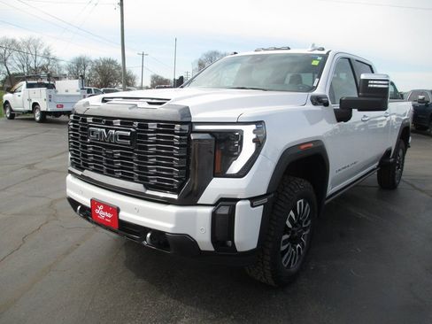 Used 2024 GMC Sierra 2500 Denali Ultimate w/ Max Trailering Package image 13