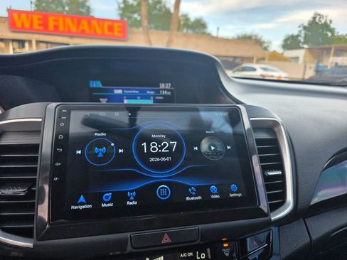 Used 2017 Honda Accord LX image 33