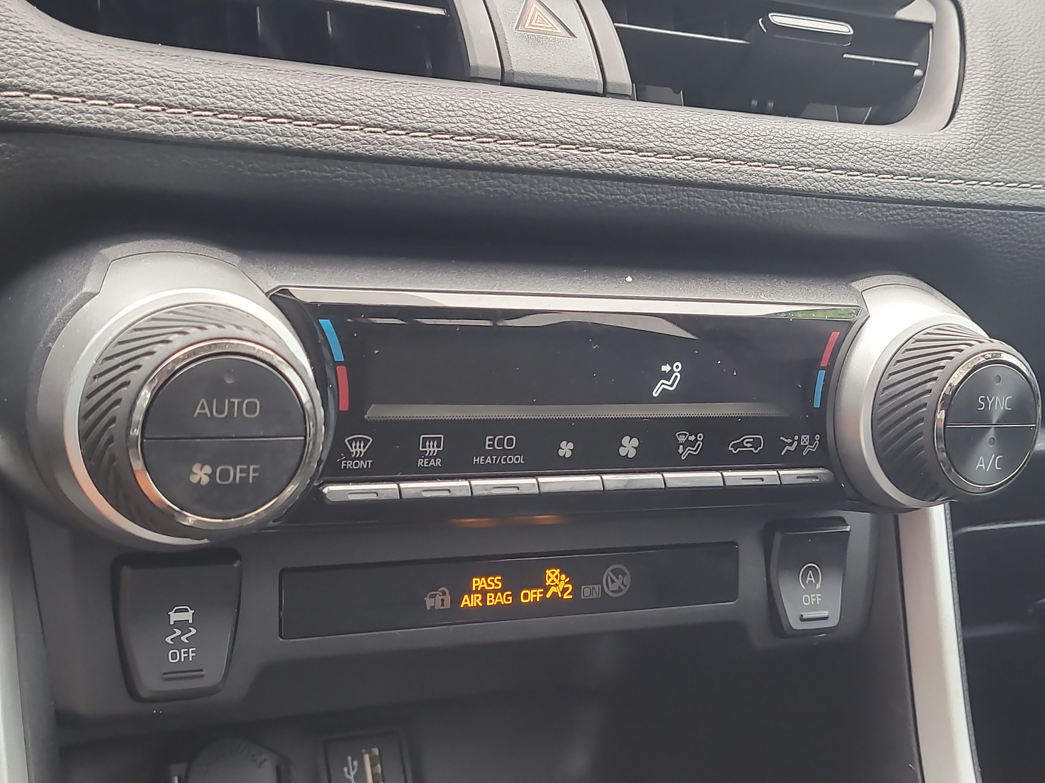 Certified 2025 Toyota RAV4 XLE w/ Convenience Package FWD image 25