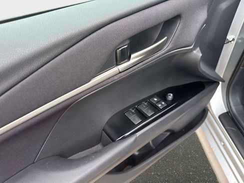 Used 2025 Toyota Camry LE w/ Convenience Package image 15