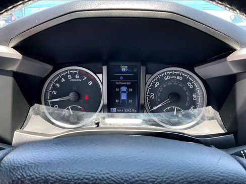 Used 2022 Toyota Tacoma SR5 RWD image 25