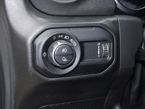 Used 2023 Jeep Gladiator Overland AWD/4WD image 23