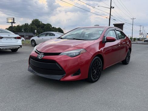 Used 2017 Toyota Corolla LE FWD image 3