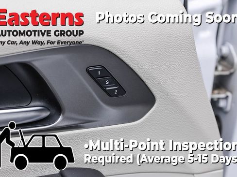 Used 2023 Chrysler Pacifica Touring-L FWD image 21