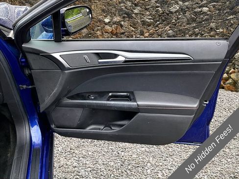 Used 2016 Ford Fusion SE FWD image 18