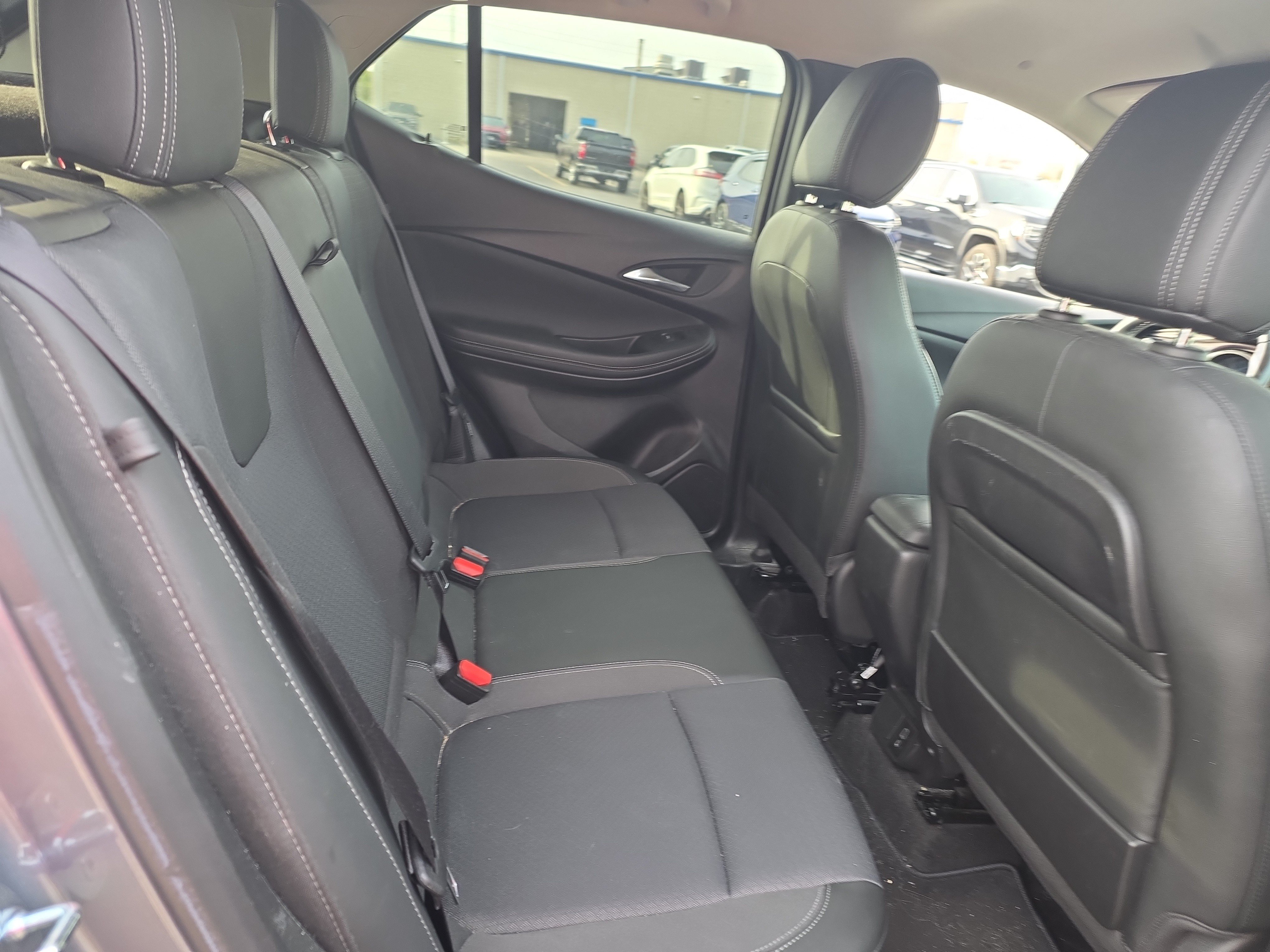Used 2022 Buick Encore GX Select w/ Sport Touring Package FWD image 11