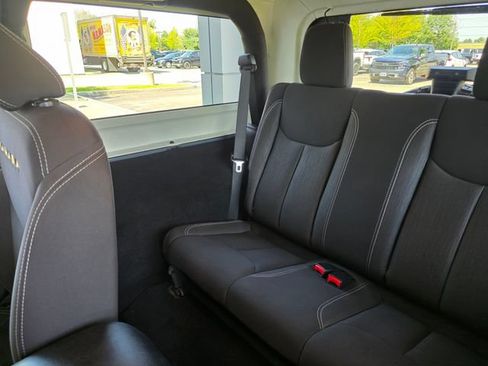 Used 2015 Jeep Wrangler Sahara w/ Connectivity Group AWD/4WD image 13