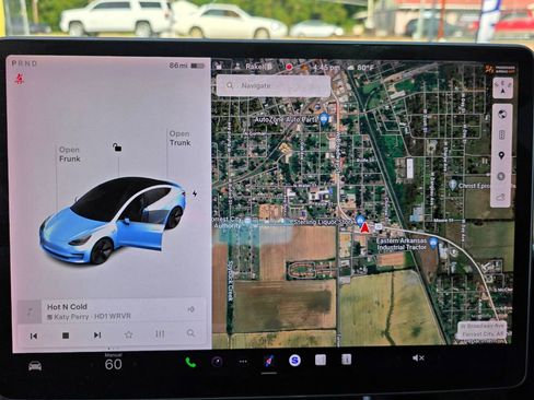 Used 2019 Tesla Model 3 image 13