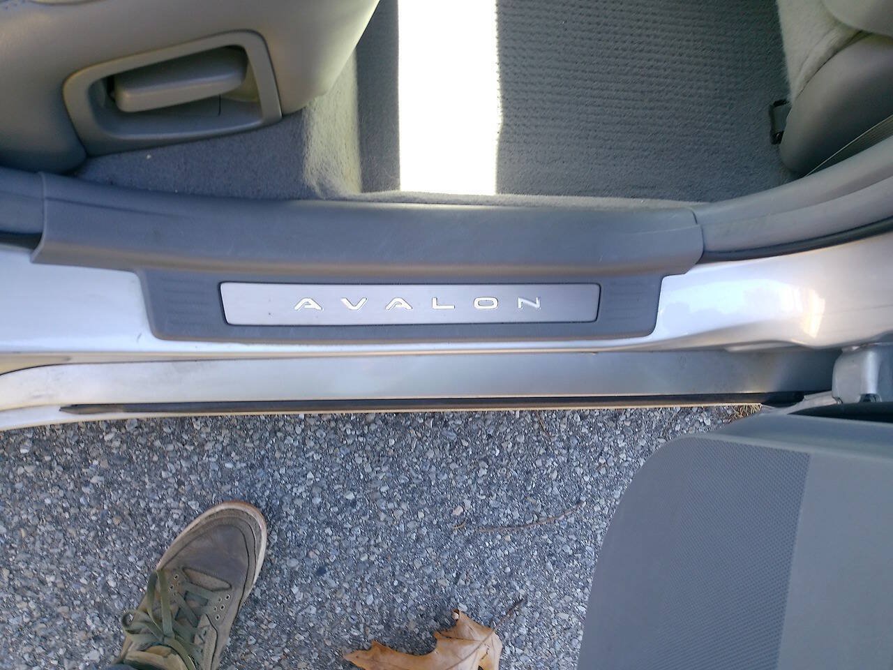 Used 2006 Toyota Avalon XLS FWD image 32