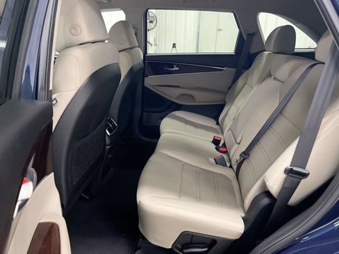 Used 2017 Kia Sorento AWD image 23