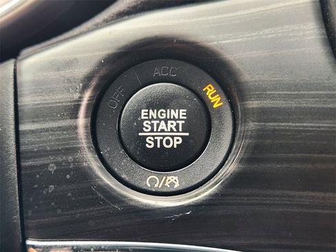 Used 2020 Jeep Grand Cherokee Limited image 21