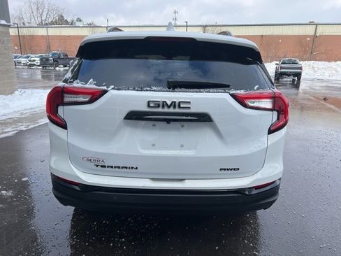Used 2023 GMC Terrain SLE w/ Driver Convenience Package image 6