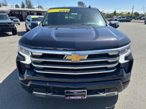 Used 2024 Chevrolet Silverado 1500 High Country AWD/4WD image 2