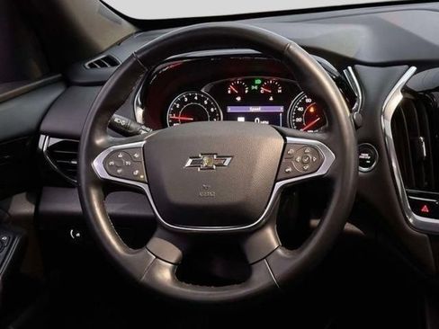 Used 2023 Chevrolet Traverse RS AWD/4WD image 18