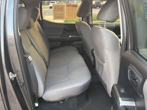 Used 2020 Toyota Tacoma SR5 RWD image 12
