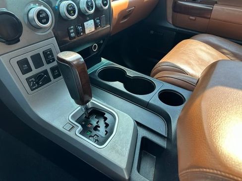 Used 2017 Toyota Sequoia Platinum RWD image 19