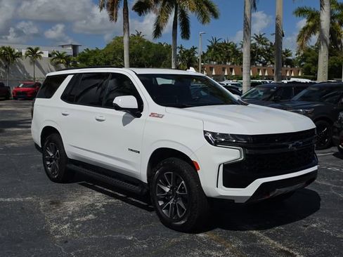 Used 2022 Chevrolet Tahoe Z71 w/ Luxury Package image 2