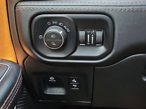 Used 2021 RAM 1500 Limited AWD/4WD image 24