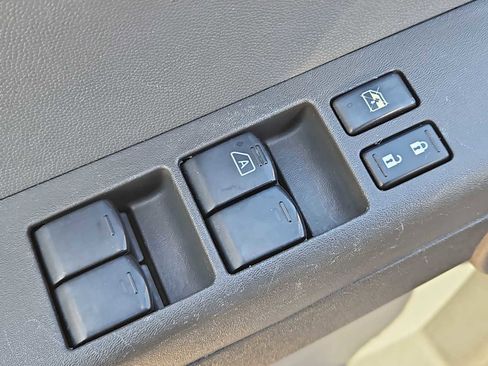 Used 2015 Nissan Xterra S w/ Value Package image 17