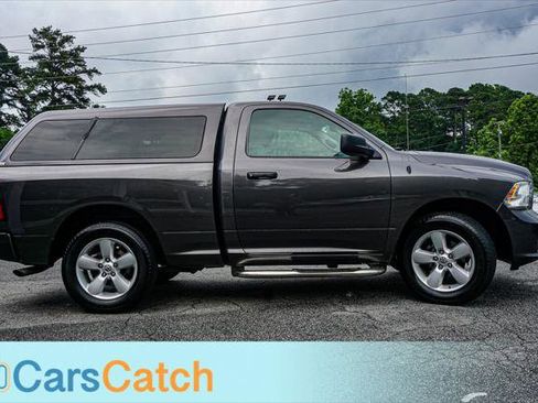 Used 2015 RAM 1500 Express RWD image 2