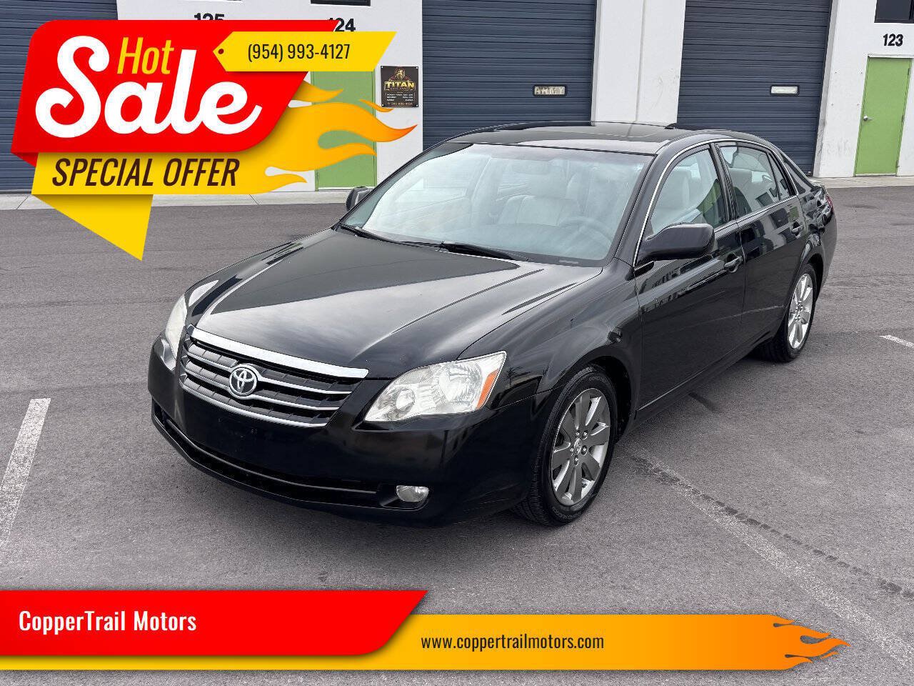 Used 2005 Toyota Avalon XLS FWD image 1