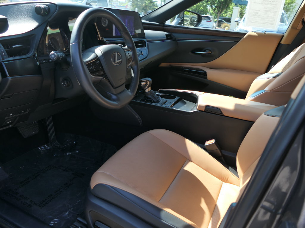 Used 2024 Lexus ES 350 w/ Premium Package FWD image 10