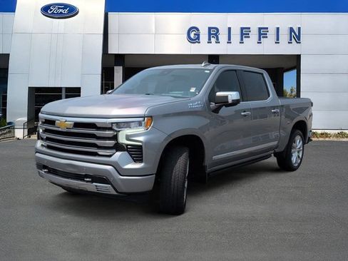 Used 2024 Chevrolet Silverado 1500 High Country w/ High Country Premium Package AWD/4WD image 11