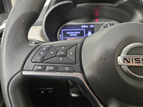 Used 2021 Nissan Versa SV image 14