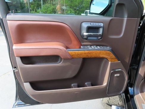 Used 2015 Chevrolet Silverado 2500 High Country w/ Duramax Plus Package image 19