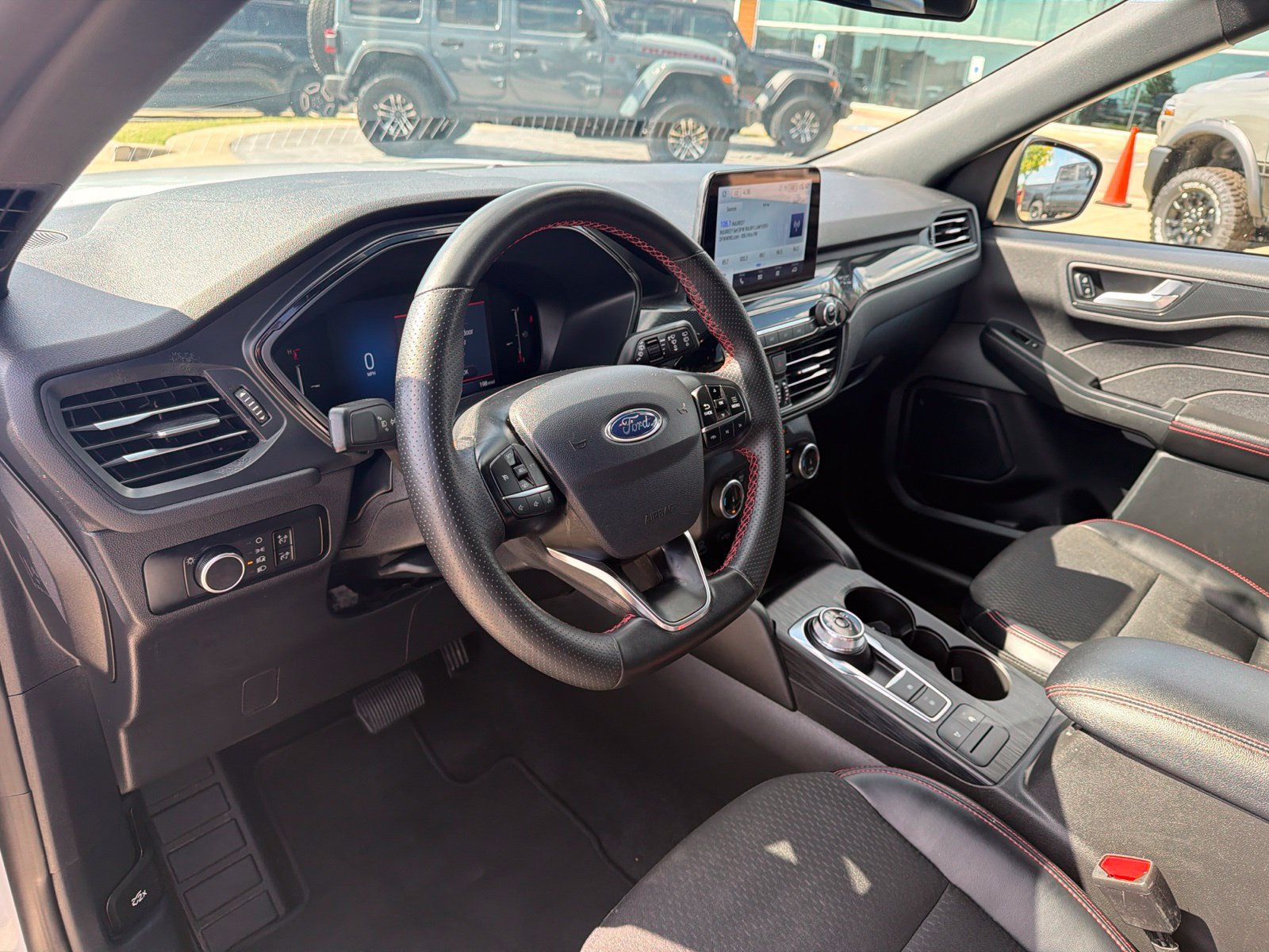 Used 2025 Ford Escape ST-Line FWD image 10