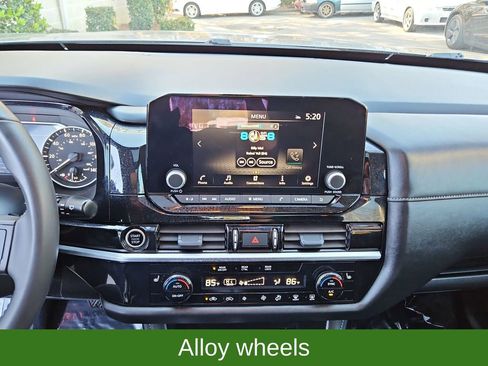 Used 2024 Nissan Pathfinder SV w/ SV Premium Package image 16