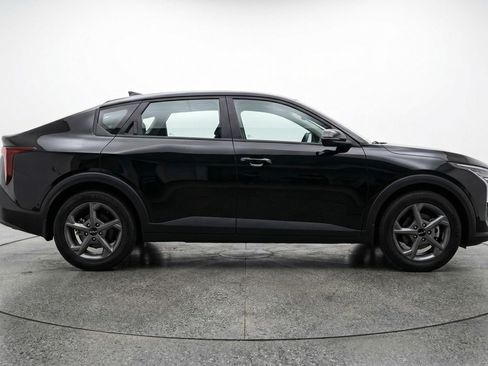 Used 2025 Kia K4 LXS image 11